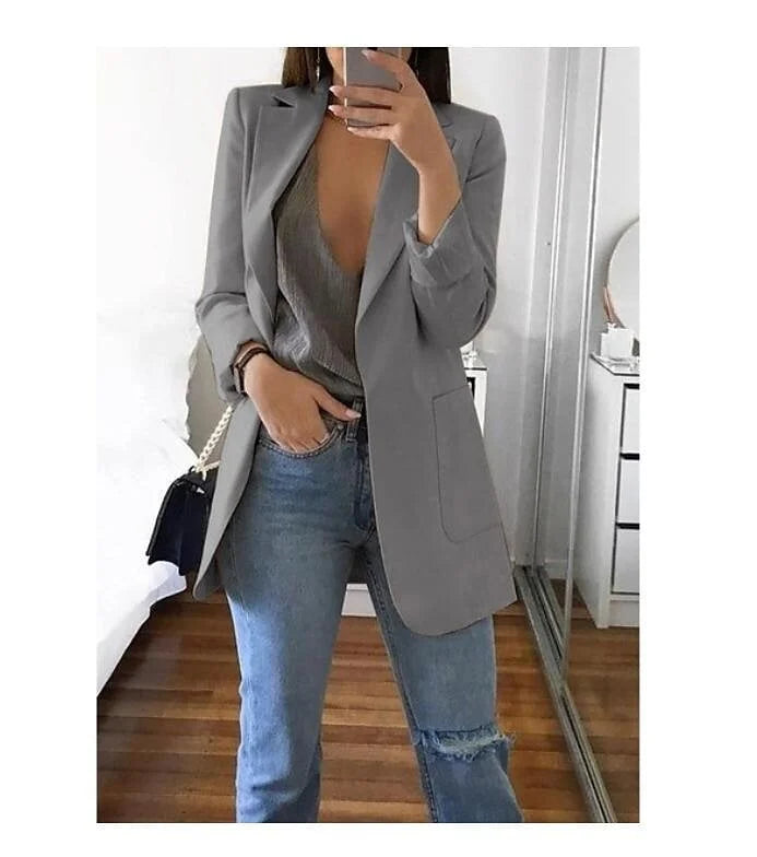 Blazer feminino para transição de estações, leve e estiloso. Moda casual/social.