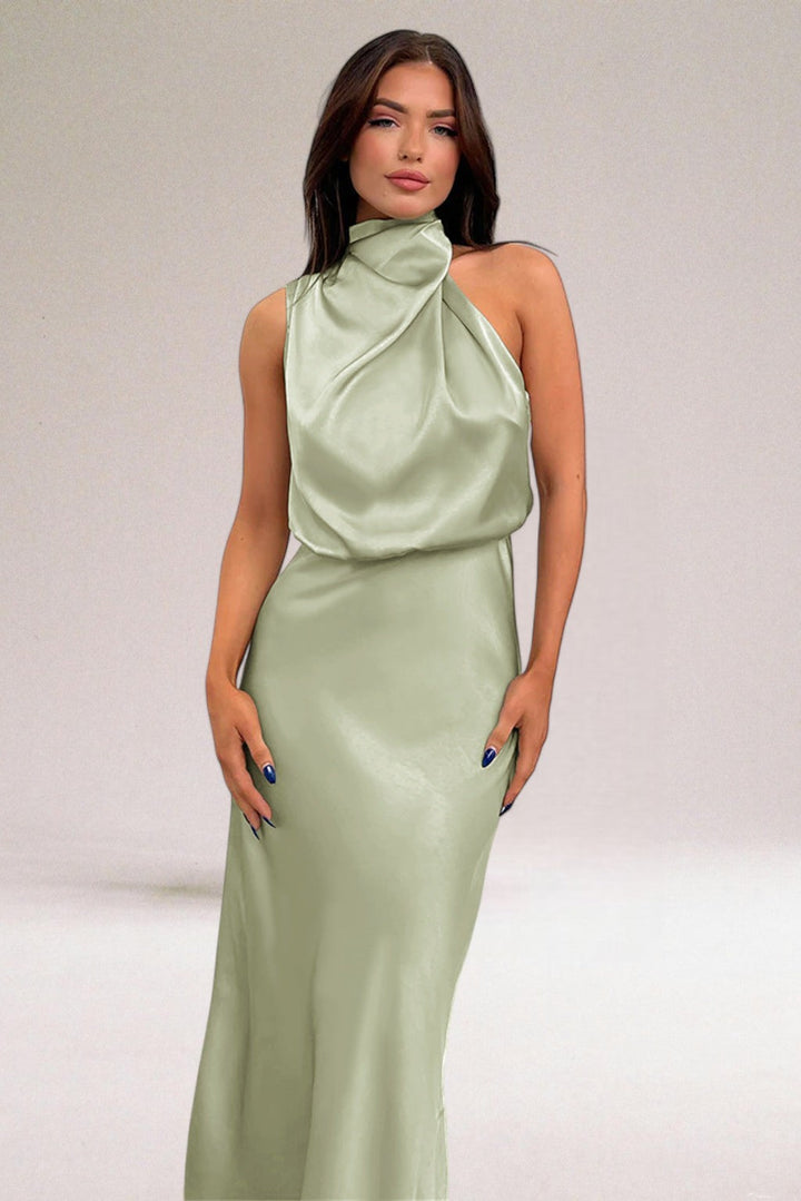 Roupa feminina moda festa: vestido halter versátil para uma noite especial, cores vibrantes e moderno.