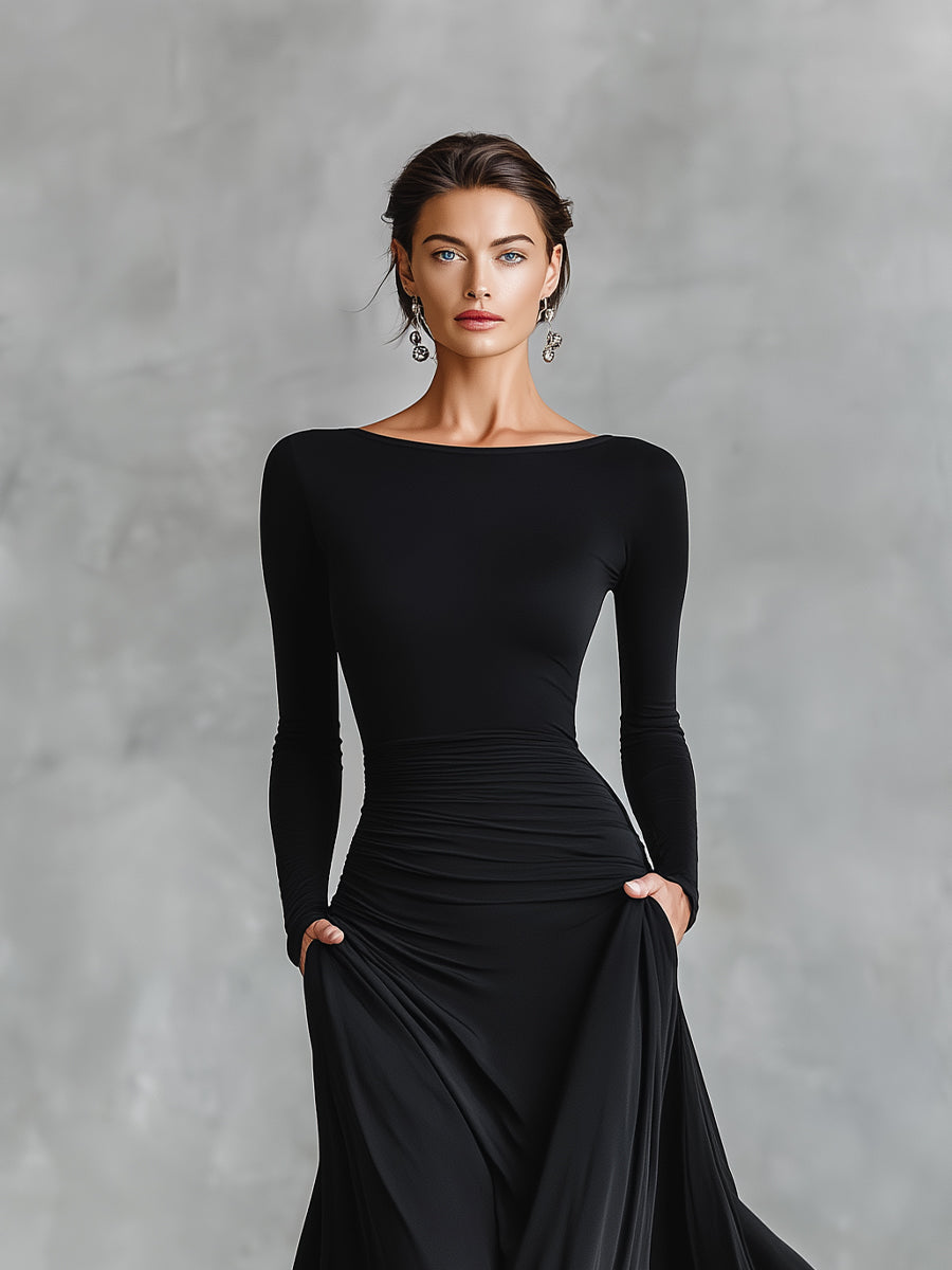 Vestido de festa feminino preto elegante com pregas e tecido fluido, perfeito para noite e ocasiões especiais.