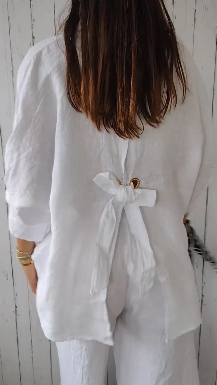 Camisa feminina versátil, ideal para o dia a dia e momentos casuais. Estilo moderno e conforto garantido.
