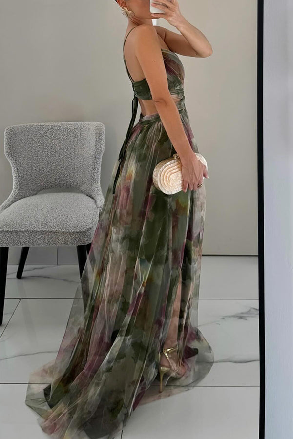 Vestido longo floral para festa ou evento casual de verão, com cores verde e laranja.