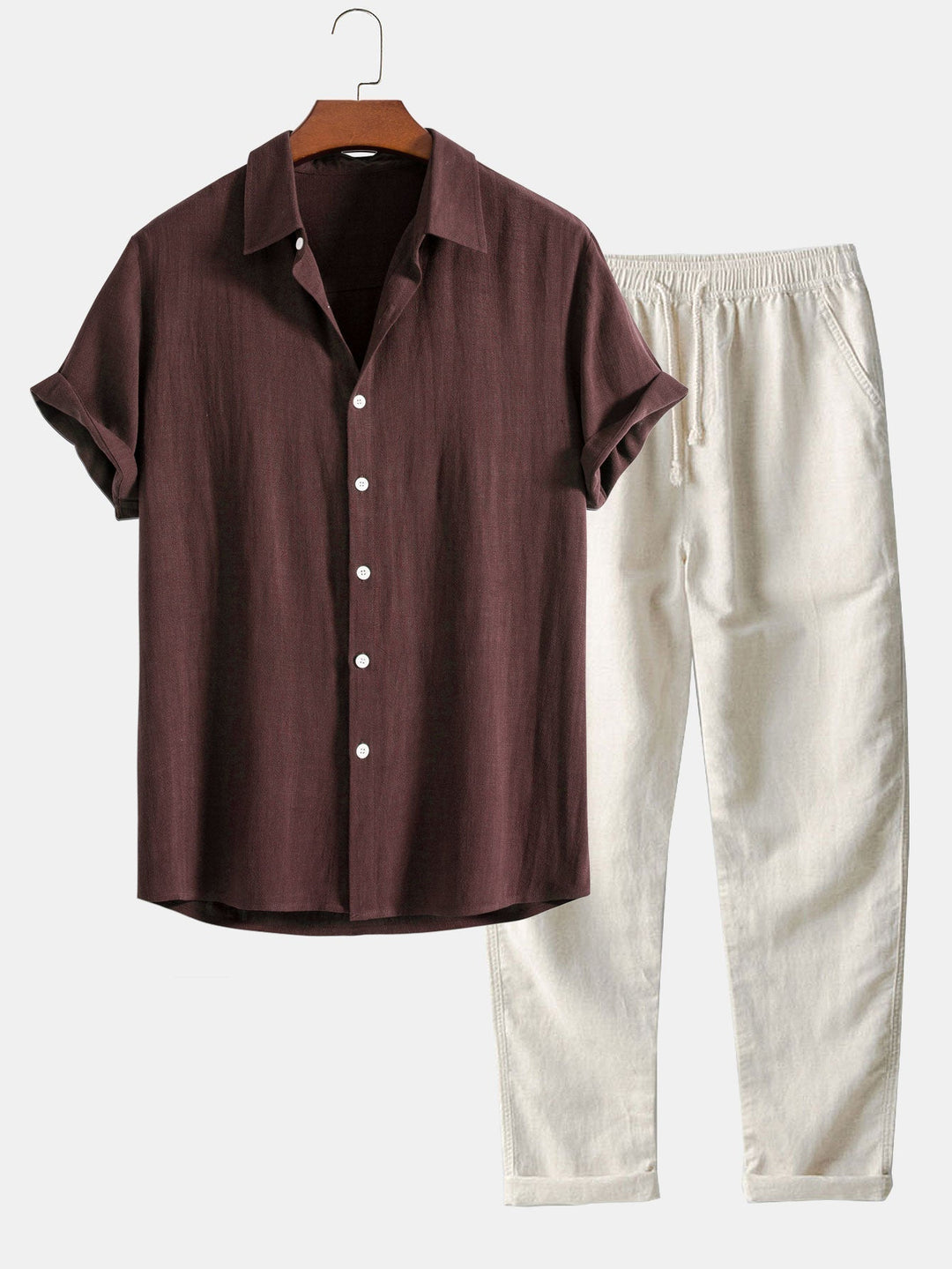 Conjunto masculino confortável para verão, com camisa manga curta e calça fluida. Perfeito para relaxar.