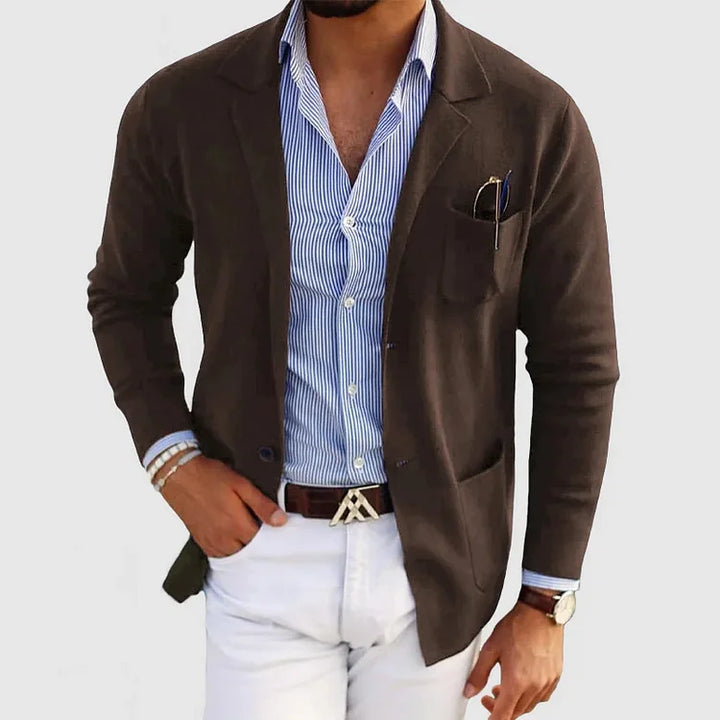 Outwear masculino: blazer casual com design moderno, que oferece estilo e conforto.