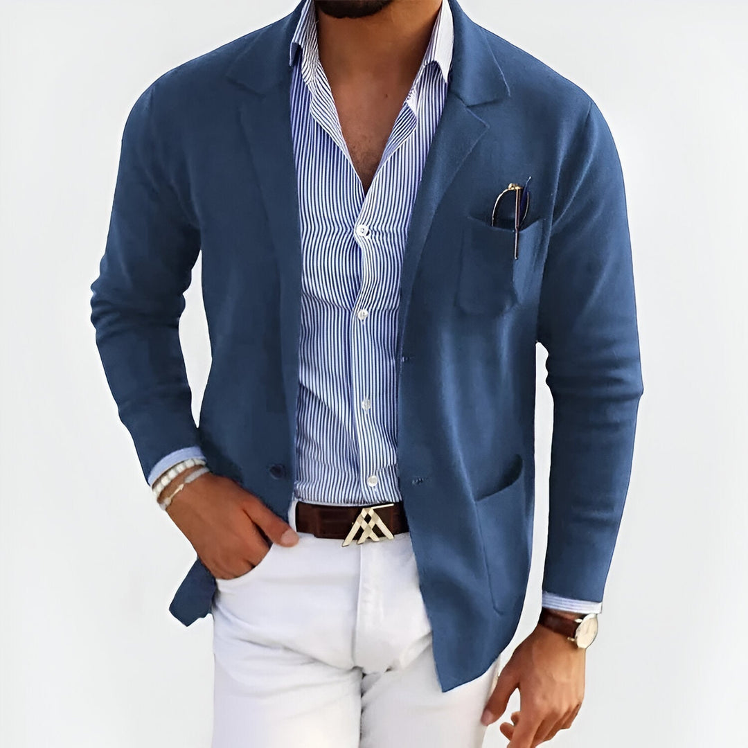Casaco masculino leve e elegante, ideal para o dia a dia e versátil para outono e primavera.