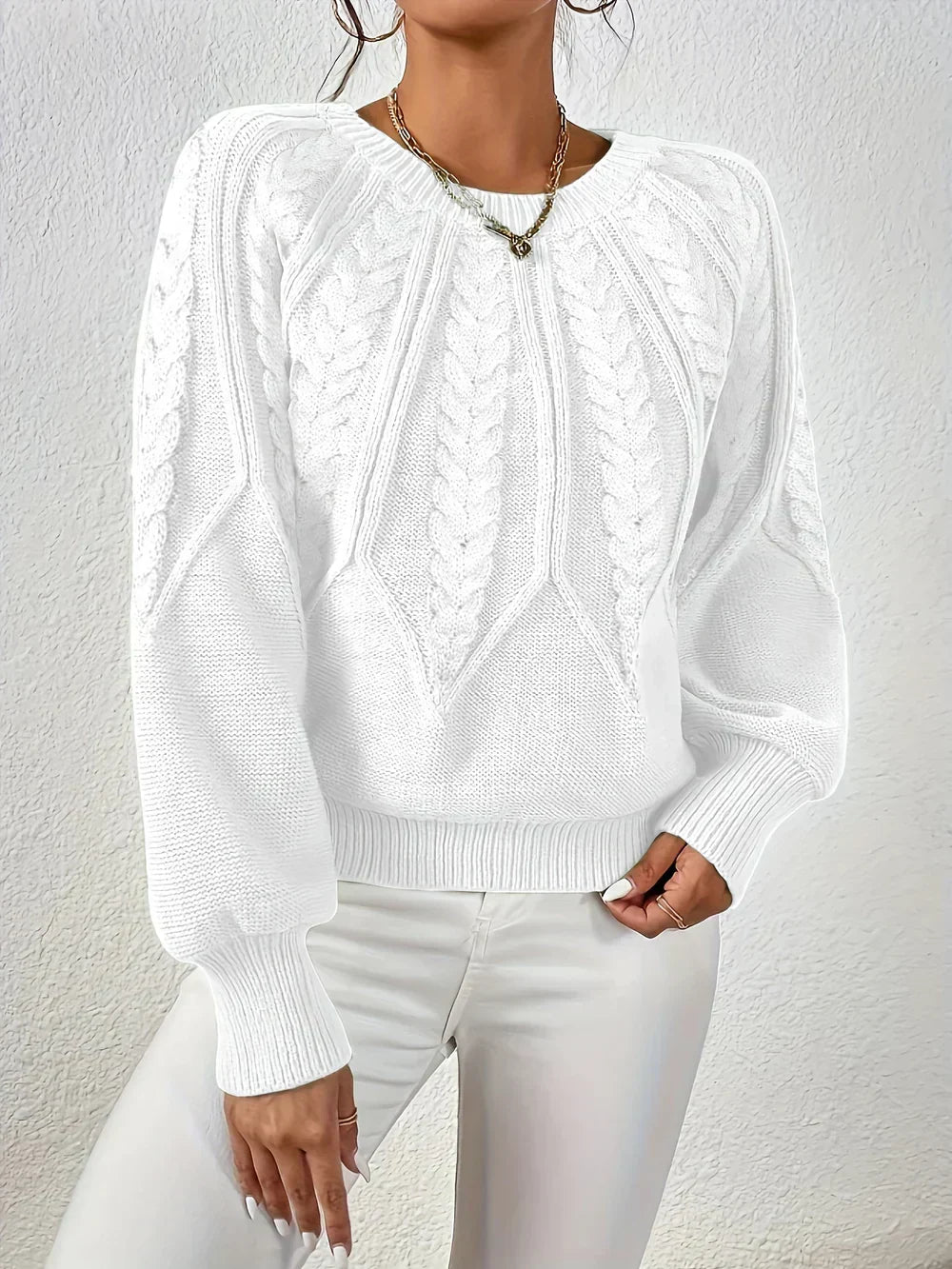 Suéter feminino de crochê moderno. Moda feminina elegante e confortável, blusa de frio para o inverno.