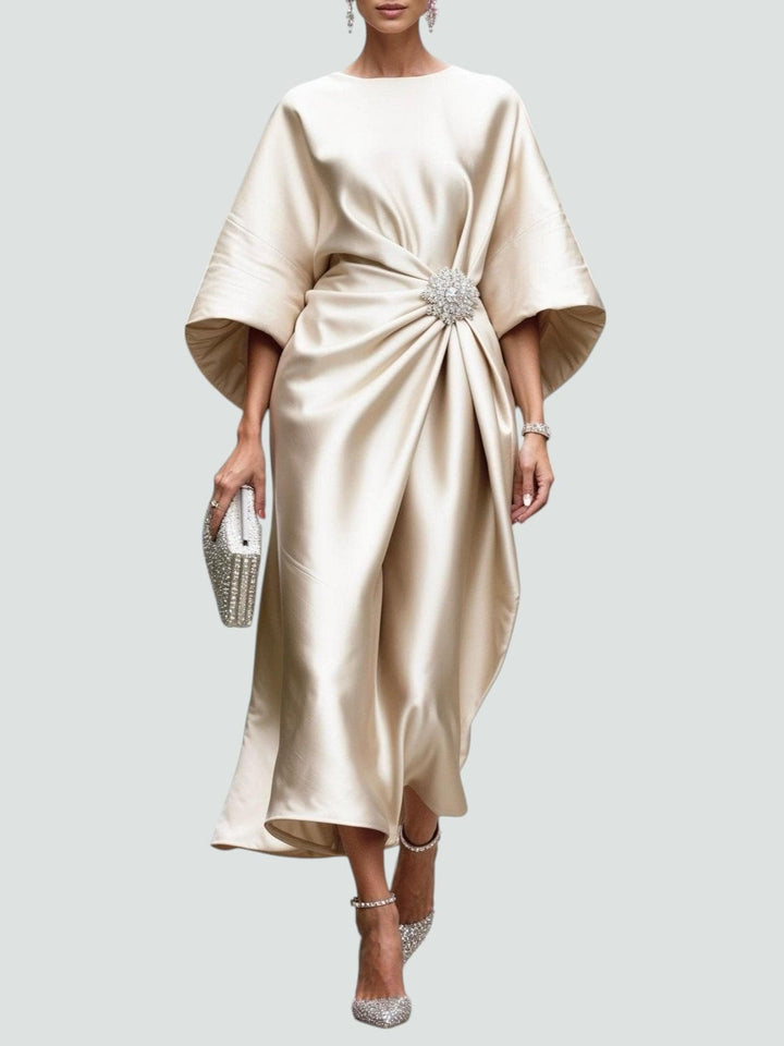 Vestido longo feminino sofisticado para casamento, festa ou gala, com decote canoa e mangas midi. Elegância garantida.