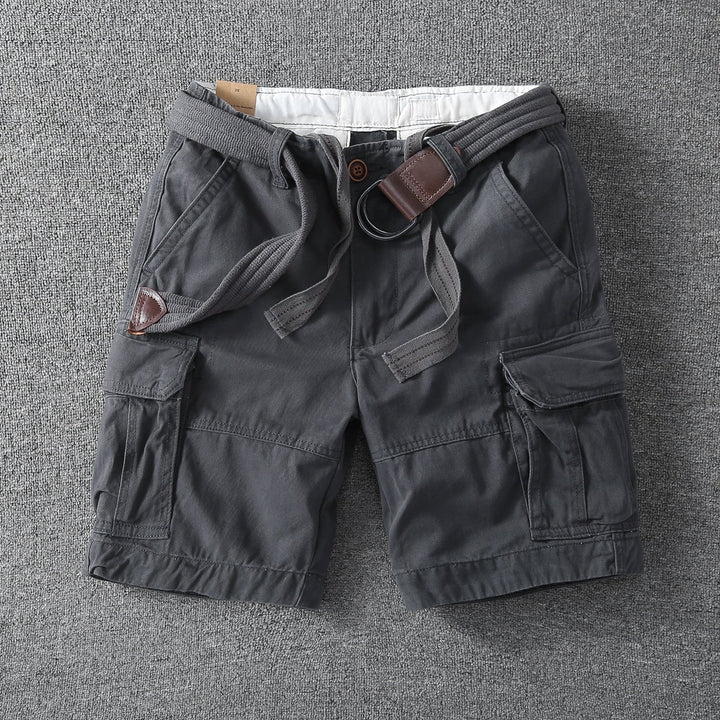 Shorts cargo masculino casual, ideal para o verão. Design moderno com bolsos utilitários, perfeito para moda masculina.