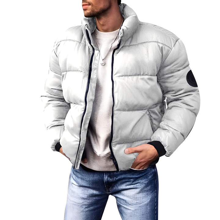 Jaqueta masculina Keaton acolchoada. Quente, corta-vento e versátil, este casaco é essencial para o inverno e dia-a-dia.