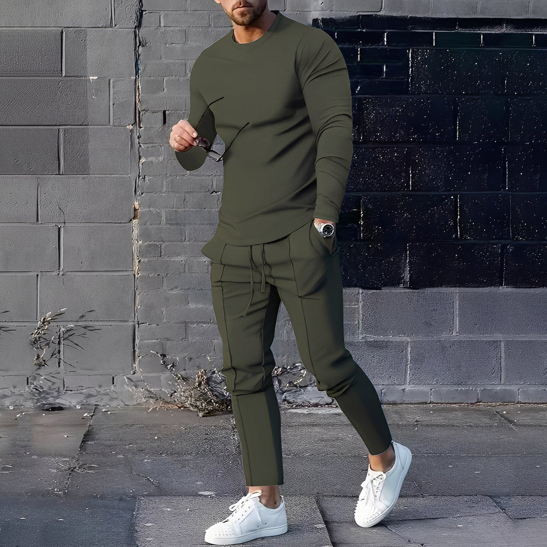 Estiloso conjunto masculino de suéter e calça. Versátil para o estilo casual do dia a dia e momentos de lazer.