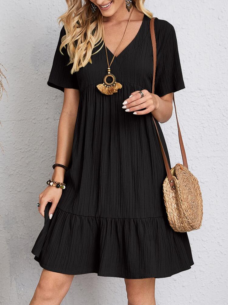 Vestido feminino Rosie clássico com decote V, roupa versátil para verão e moda feminina elegante.