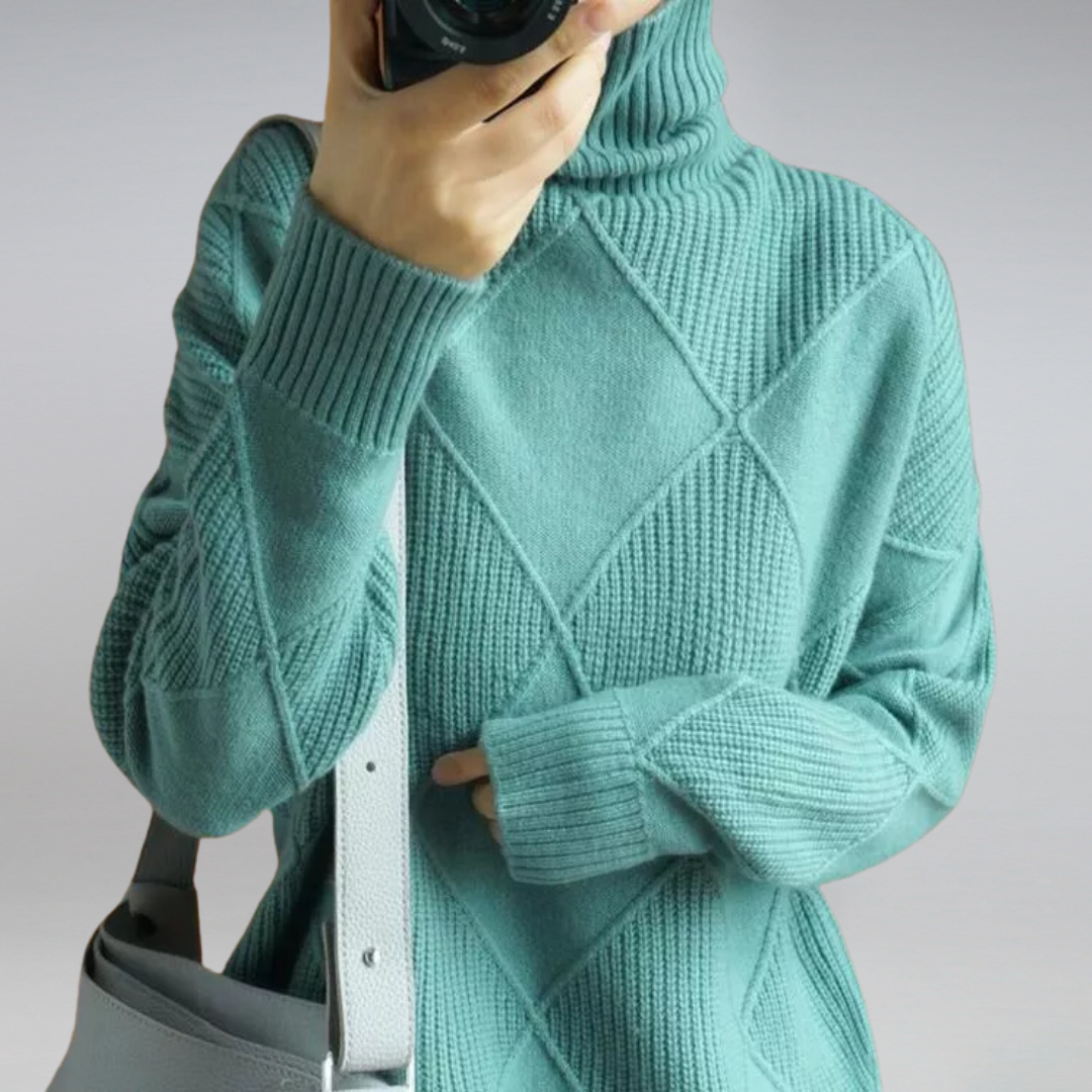 Suéter feminino versátil para outono/inverno, combinando conforto casual e toque elegante para diversas ocasiões.