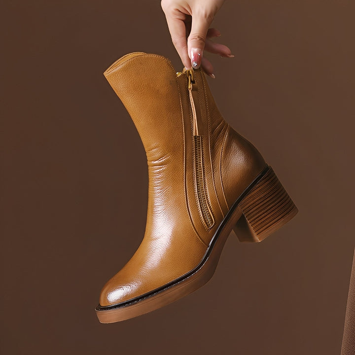 Botas femininas clássicas patinadas de tornozelo, com estilo e conforto para calçado diário e moda.