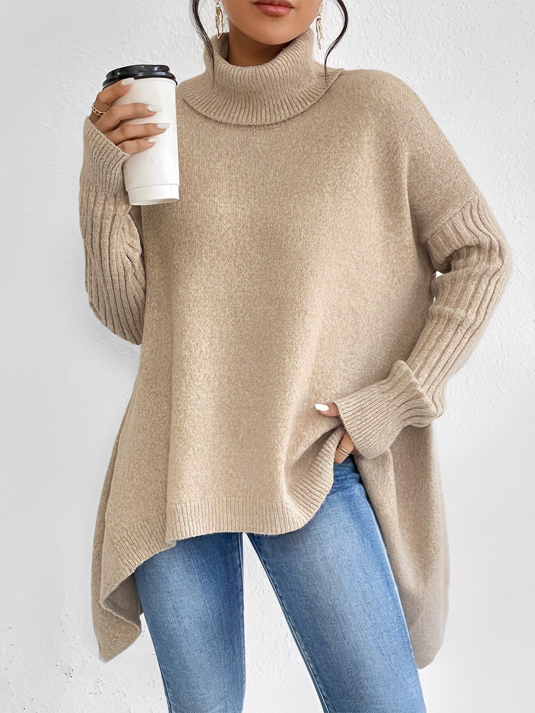 Camisola feminina de gola alta confortável, ideal para inverno e outono, com manga comprida e estilo versátil.
