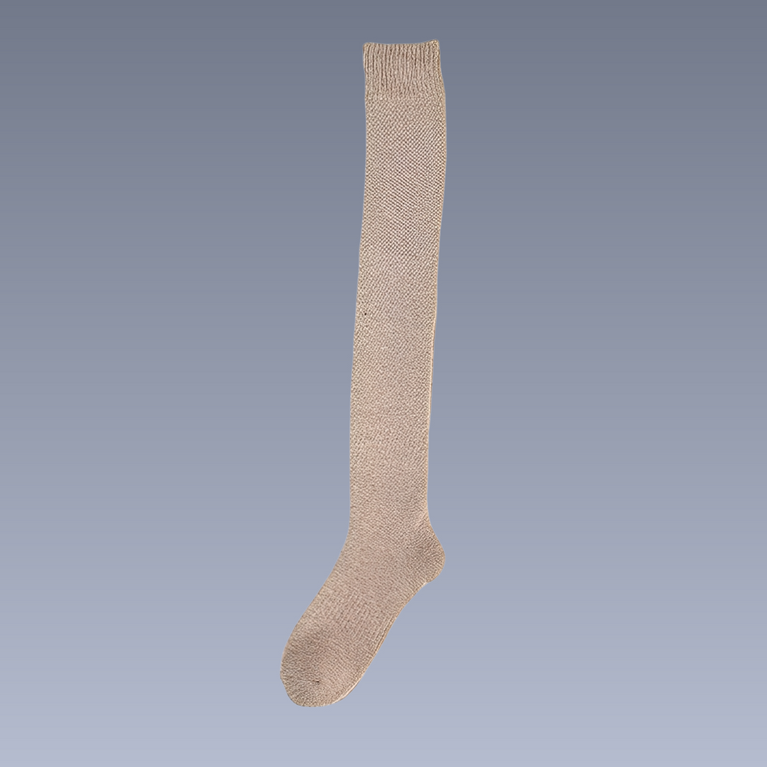 Meias femininas overknee em diversas cores, acessório essencial para aquecer e adicionar estilo ao vestuário.