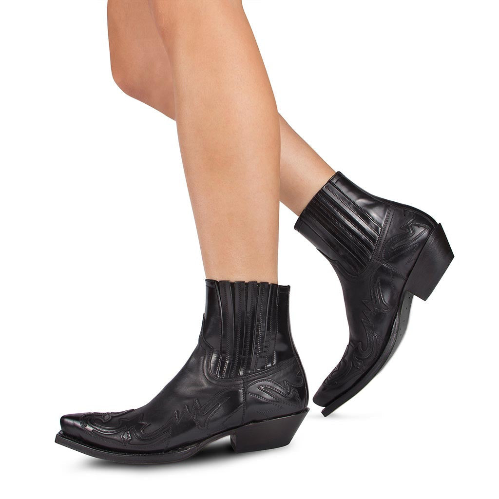 Bota cowboy feminina retrô marrom, estilo western autêntico. Perfeita para moda e conforto duradouro.