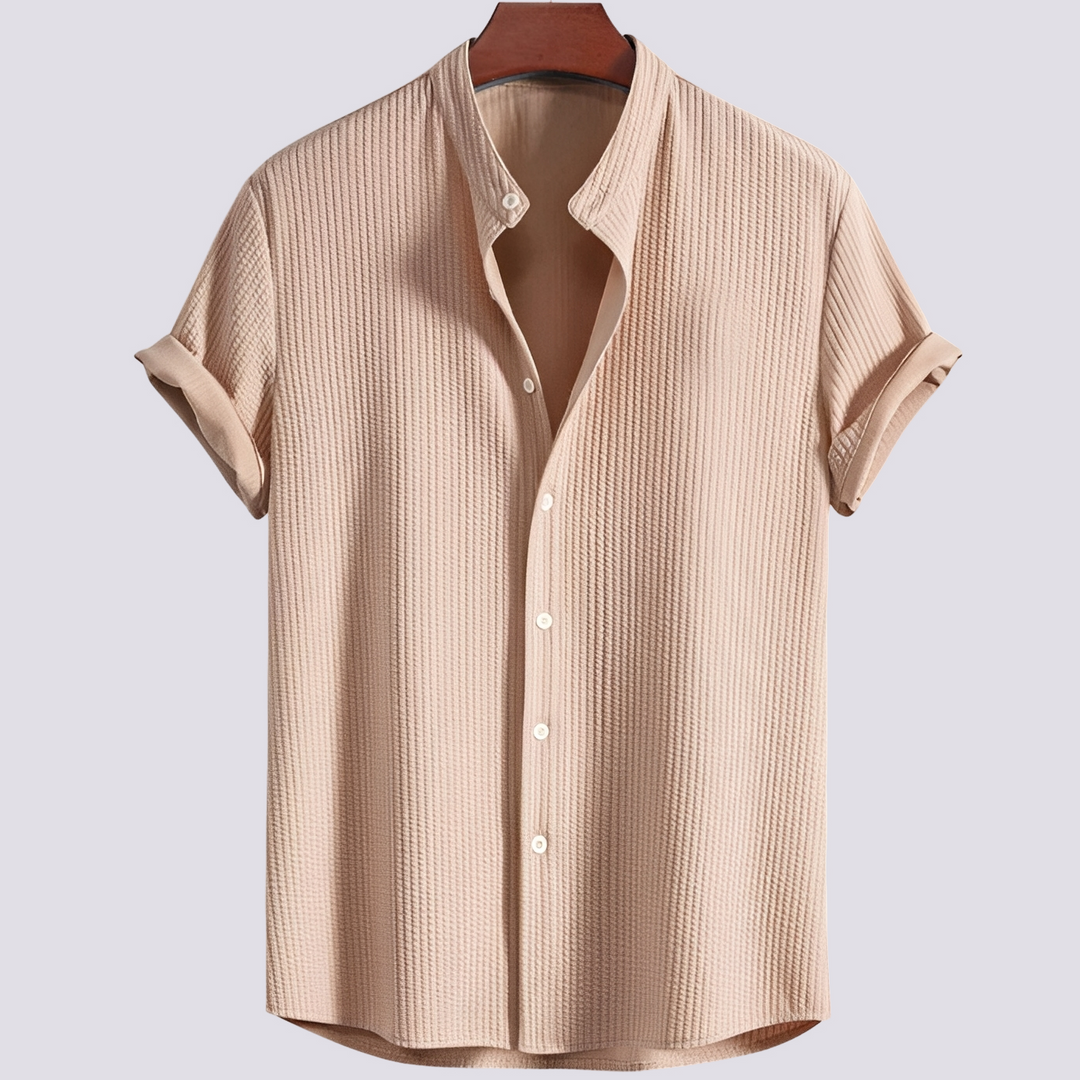 Camisa masculina canelada em tendência para o verão. Modelo folgado, casual e confortável para o dia a dia.
