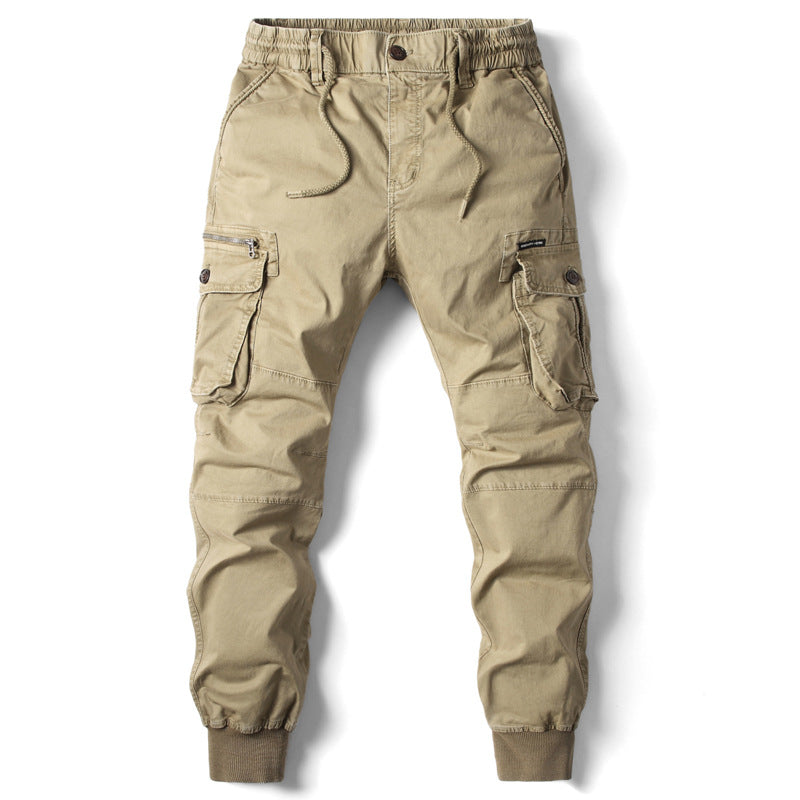 Calça Jogger Cargo Masculina preta, moderna e confortável para o dia a dia, com bolsos laterais.