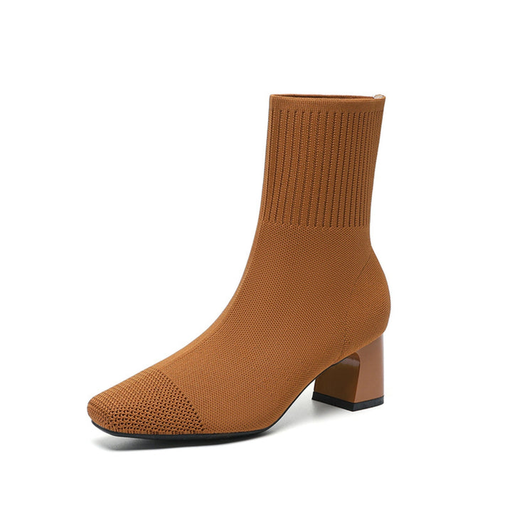 Moda inverno: botas femininas casuais com salto, aquecidas e confortáveis, perfeitas para o outono e frio.