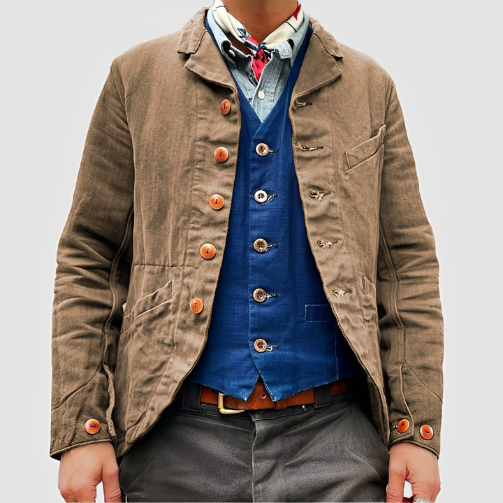 Jaqueta masculina casual com múltiplos bolsos frontais, ideal para o dia a dia e estilo versátil.
