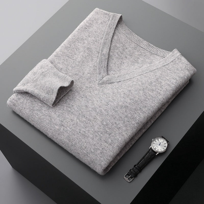Suéter masculino clássico, peça essencial para um estilo elegante e confortável no dia a dia. Moda outono-inverno.