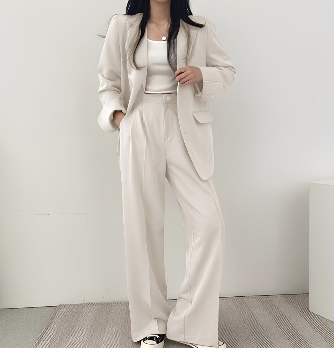 Terno feminino solto de verão, ideal p/ escritório ou ocasiões formais. Conforto e estilo elegante.