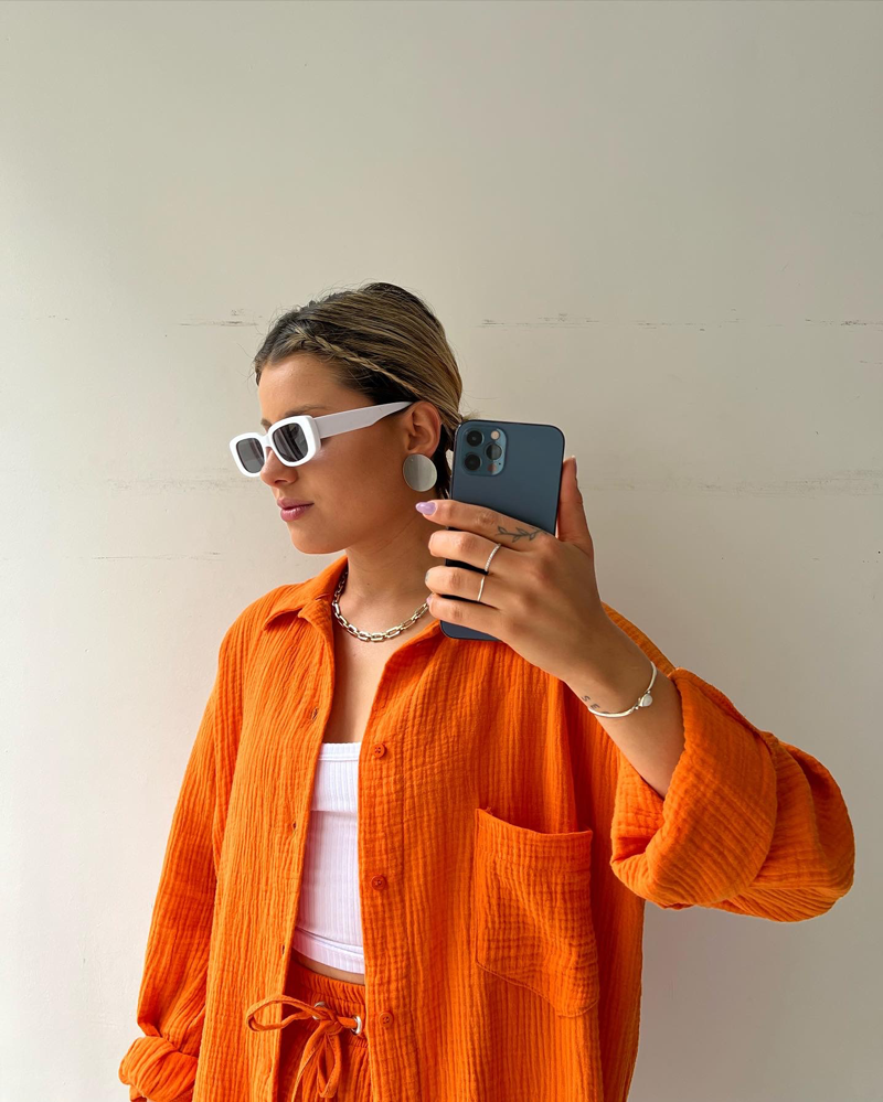 Top e shorts femininos confortáveis, perfeitos para a moda de verão. Roupa versátil e casual chic.