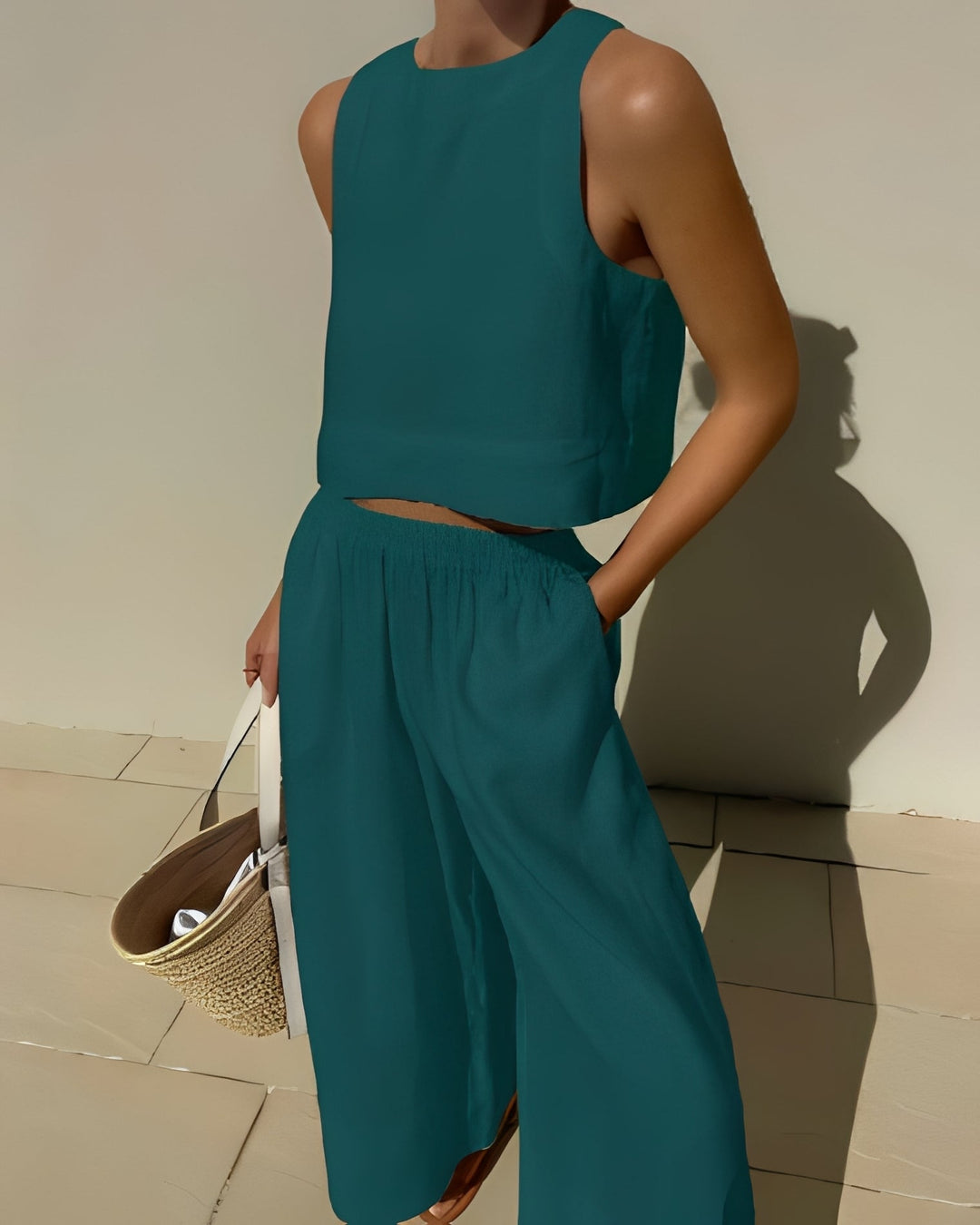 Conjunto casual folgado Sasha para mulheres. Roupa de verão ideal para viagens e momentos de relaxamento.