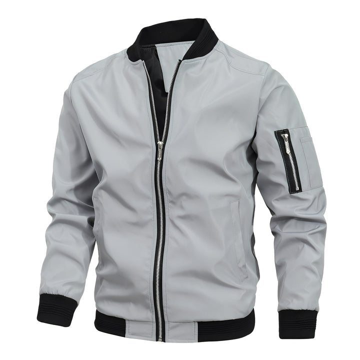 Jaqueta Bomber masculina versátil, design clean nas costas. Roupa masculina para estilo esportivo e casual.