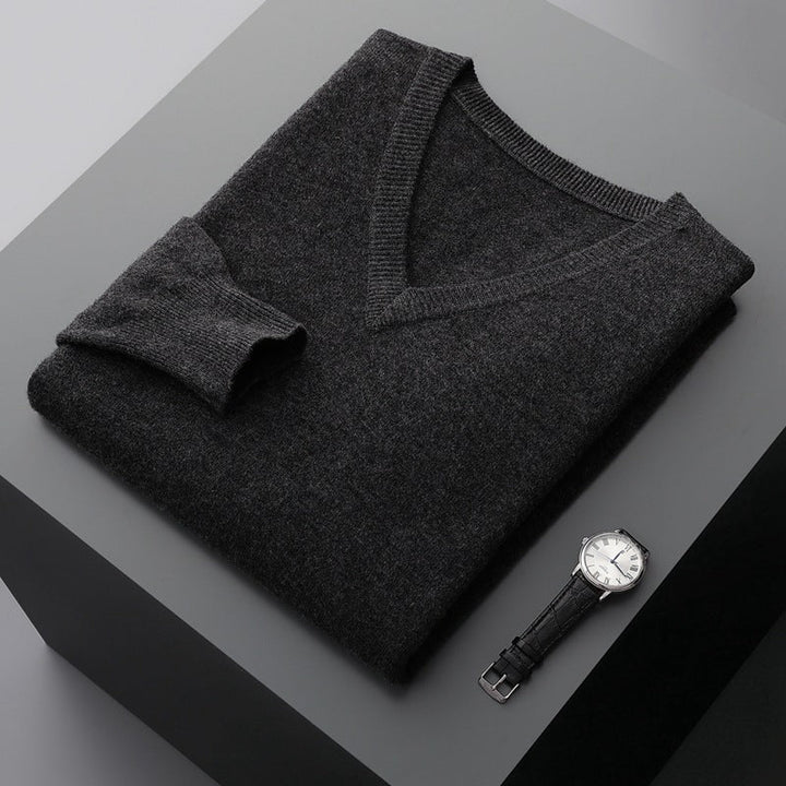 Suéter masculino de tricô macio, estilo clássico. Pulôver confortável e elegante para a moda outono e inverno.