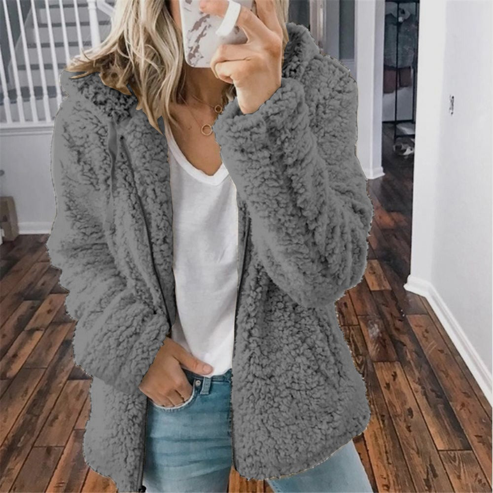 Jaqueta feminina para inverno, com capuz e design elegante. Moda feminina confortável e versátil.