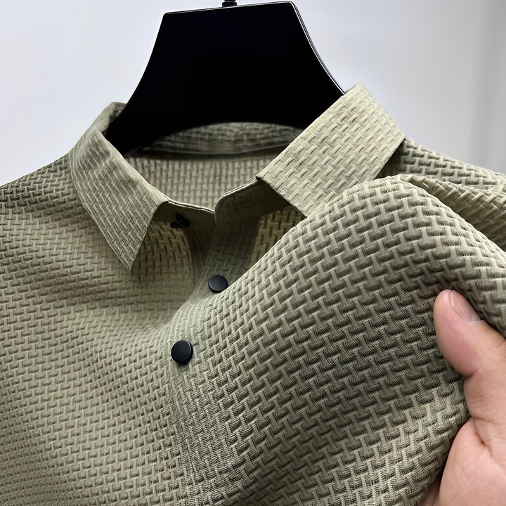 Polo masculina confortável de manga curta, roupa casual ideal para o dia a dia e verão.