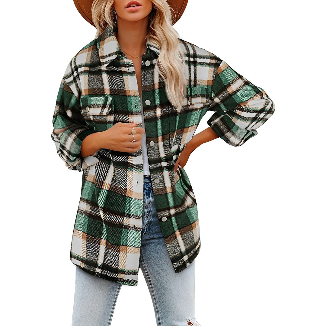 Camisa xadrez feminina macia e quentinha, ideal para looks de inverno e outono.
