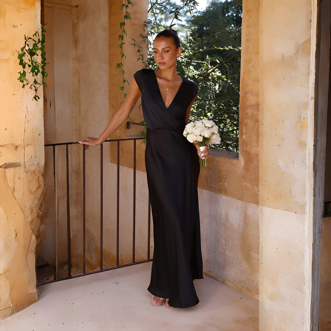 Vestido maxi feminino para o verão. Confortável e elegante, adapta-se a looks casuais diurnos ou sofisticados noturnos.