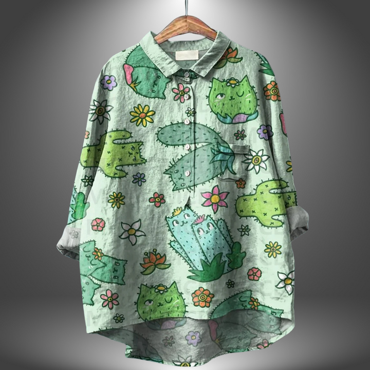 Estilo único com camisa floral feminina artesanal. Cores vibrantes, roupa ideal para primavera e verão.