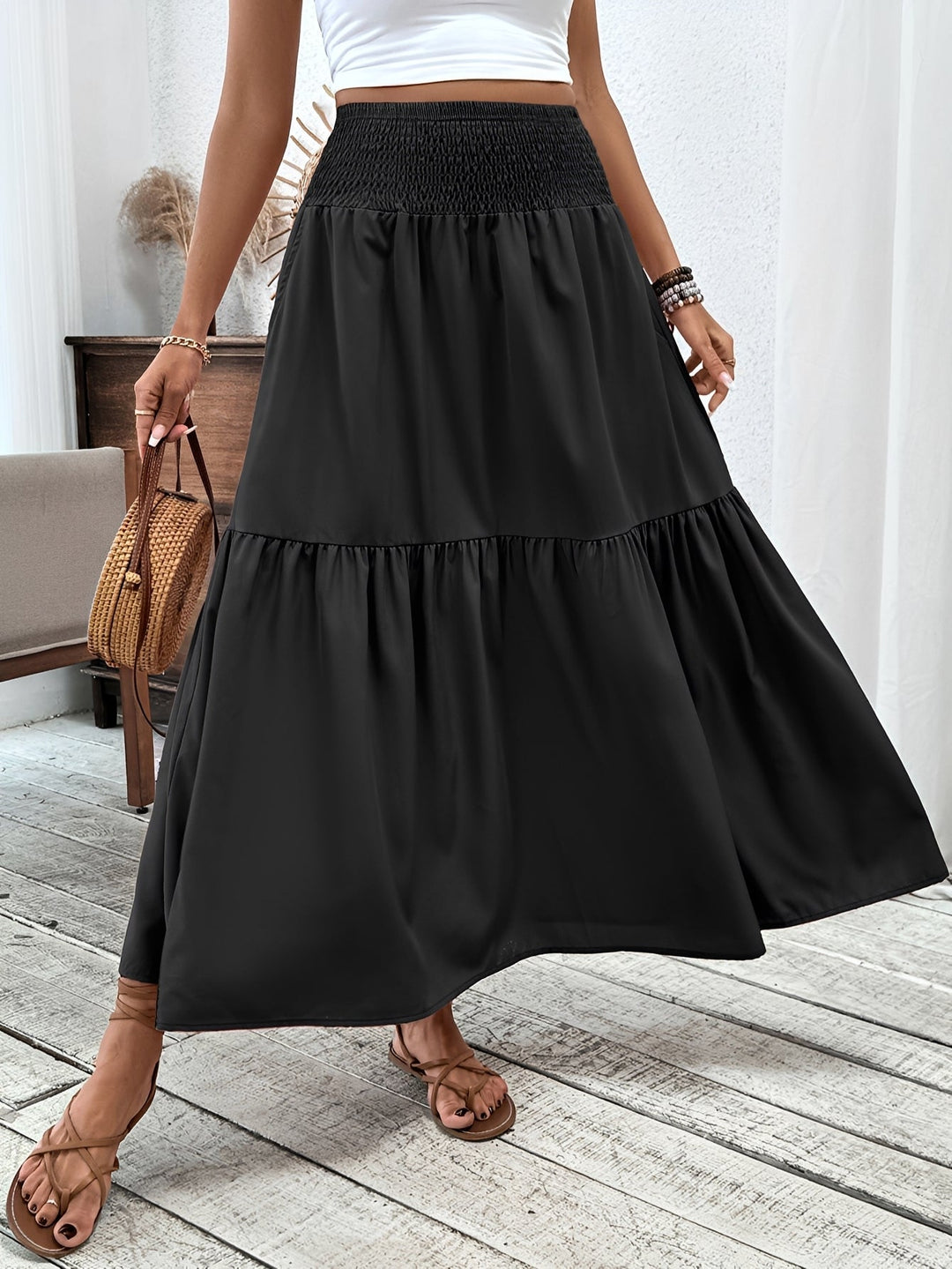 Saia feminina floral casual, perfeita para o verão, com estampa moderna e fresca.