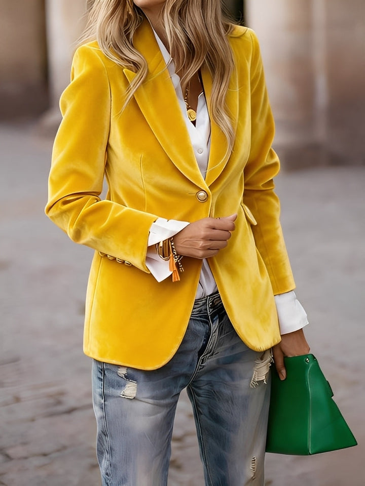 Casaco blazer feminino formal para escritório, garantindo estilo profissional e conforto durante o expediente.