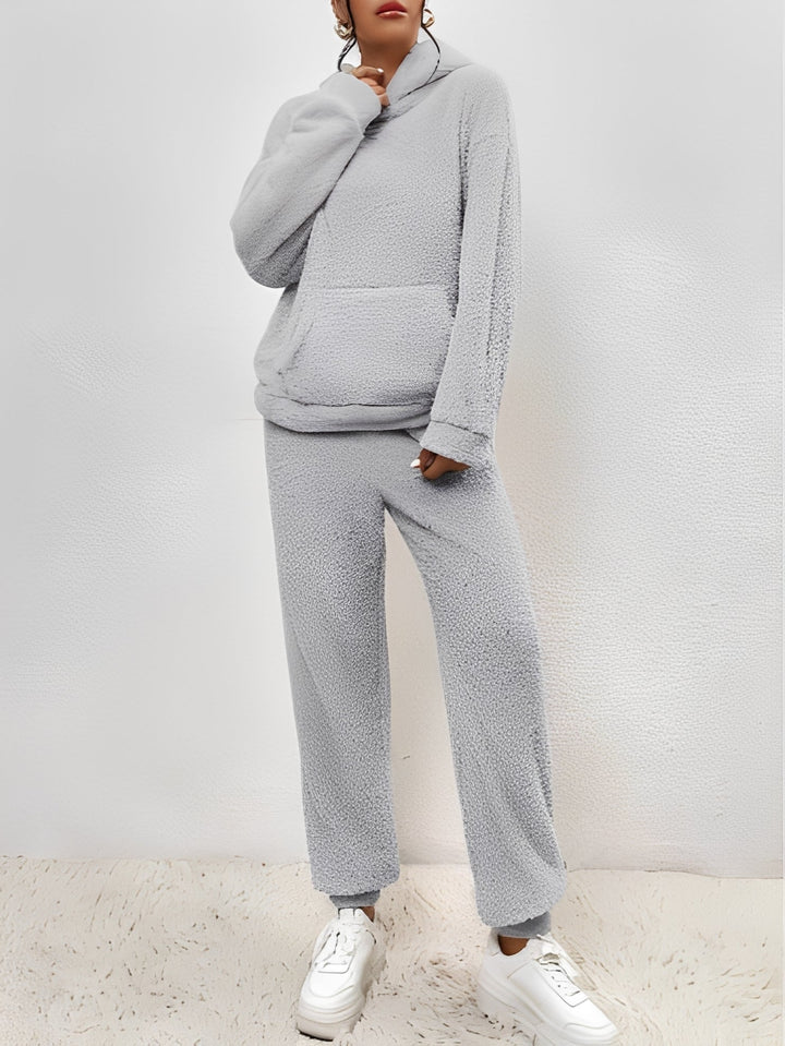Roupa de casa feminina: conjunto de fleece macio com capuz, perfeito para loungewear.