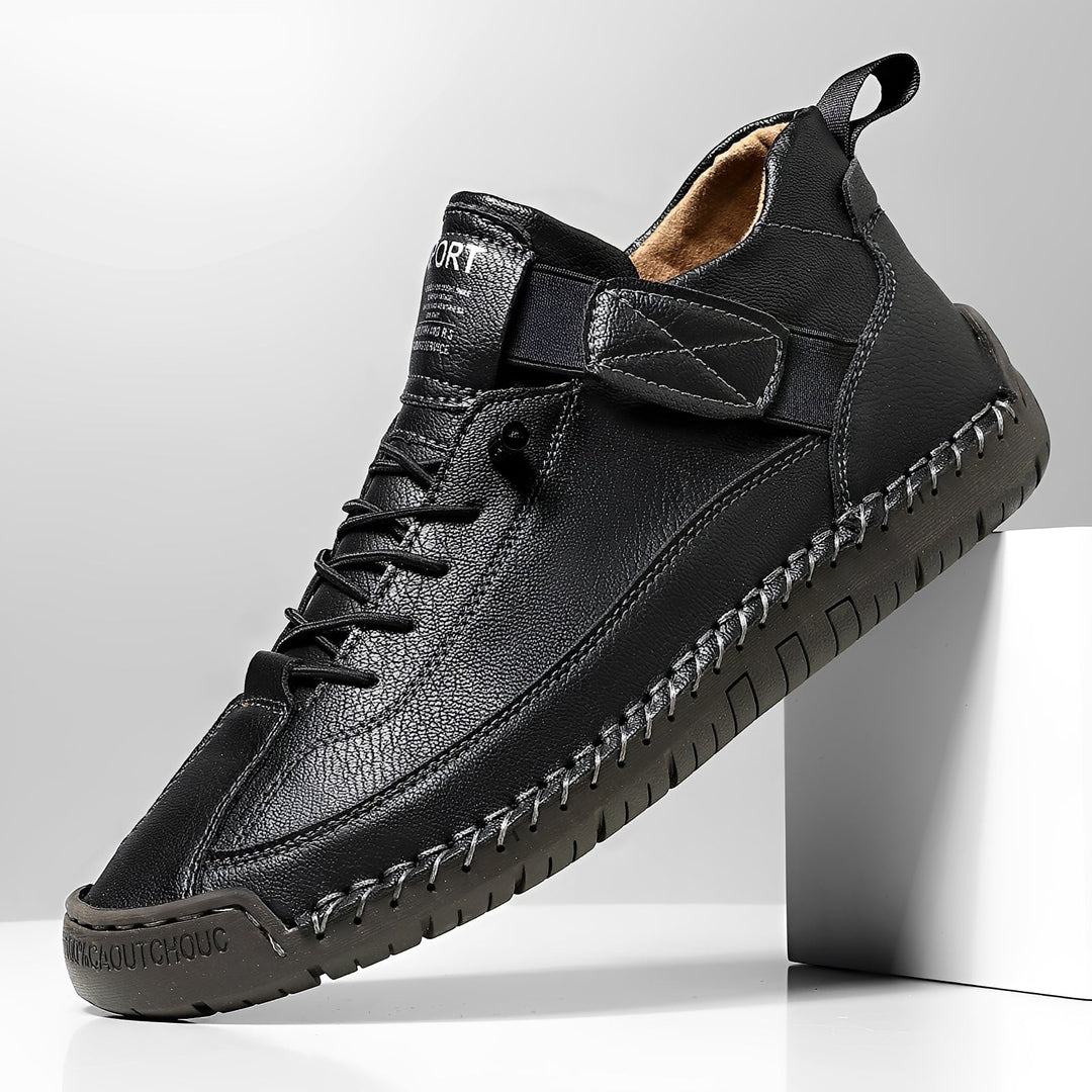 Sapatos femininos modernos e confortáveis com cadarço, ideais para looks casuais e versáteis de verão.