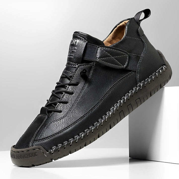 Sapatos femininos modernos e confortáveis com cadarço, ideais para looks casuais e versáteis de verão.