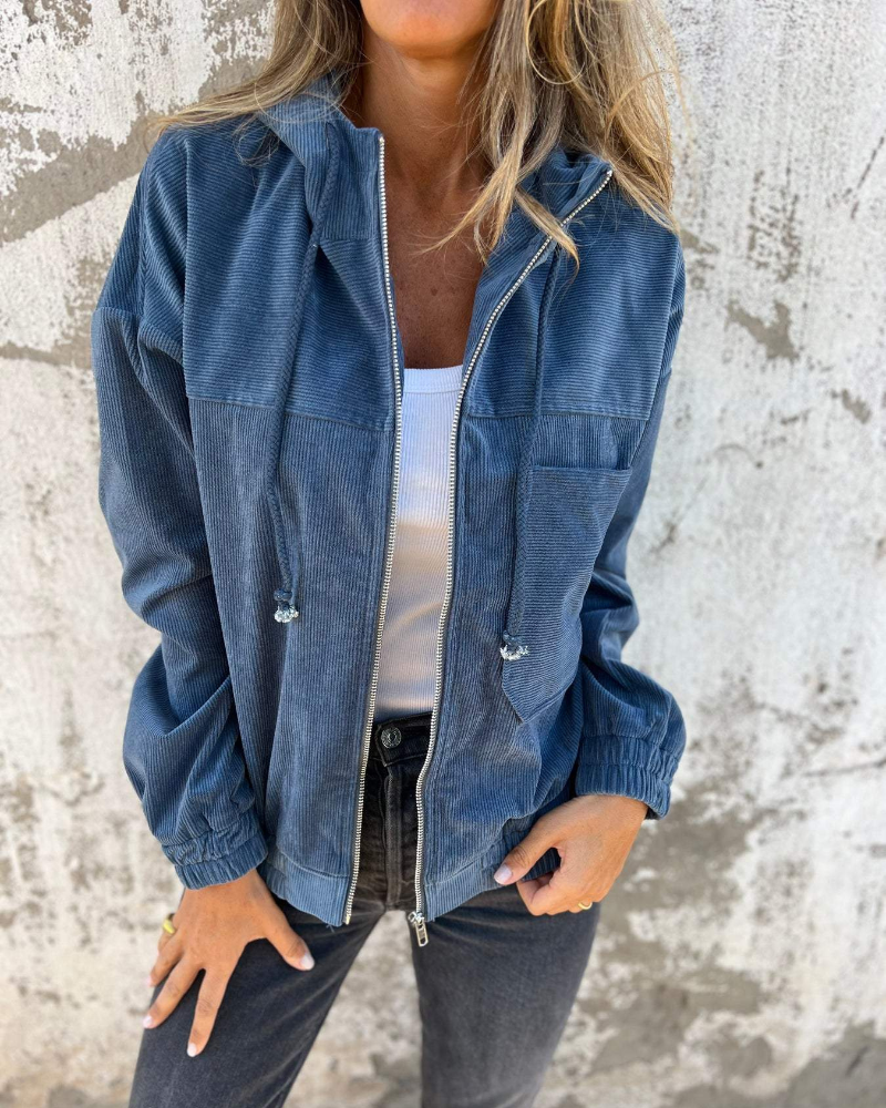 Jaqueta feminina elegante com capuz e zíper, perfeita para o inverno e outono. Estilo casual e moderno.