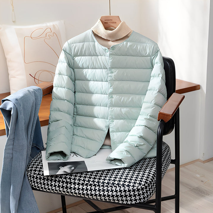 Casaco feminino casual e confortável, perfeito para o dia a dia. Disponível em várias cores e tamanhos.