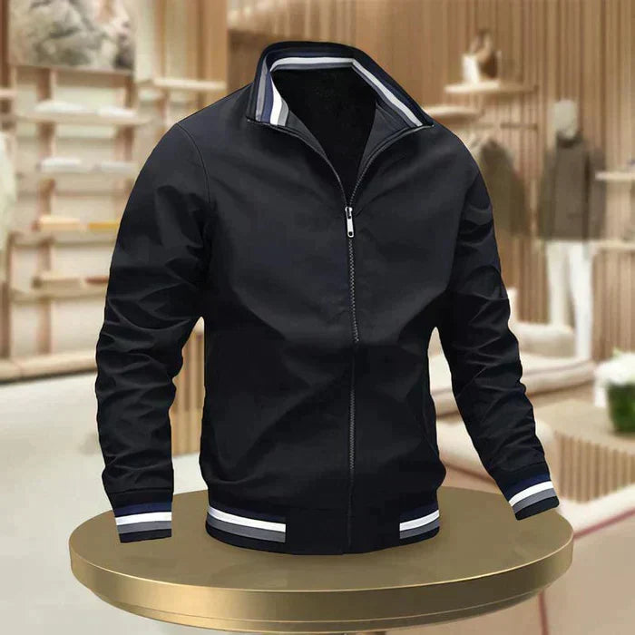 Outwear masculino de verão leve, com design moderno para estilo e conforto. Roupa casual essencial na moda primavera-verão.