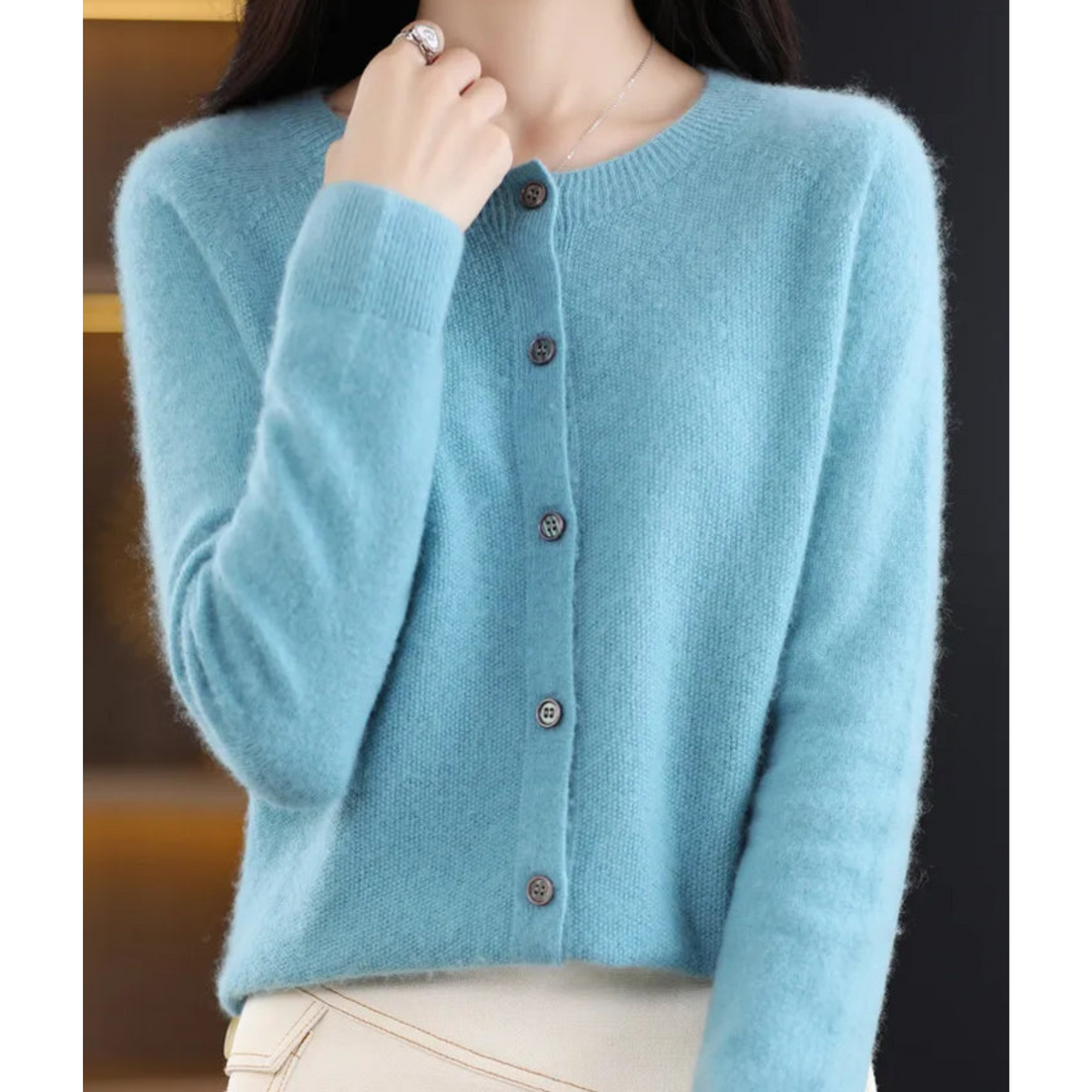Moda feminina: suéter de malha gola redonda. Blusa elegante e quentinha com manga comprida para inverno.