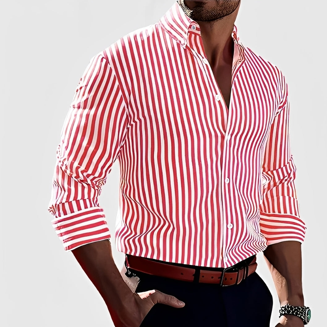 Moda masculina: camisa casual listrada com manga longa, ideal para um look moderno e confortável.