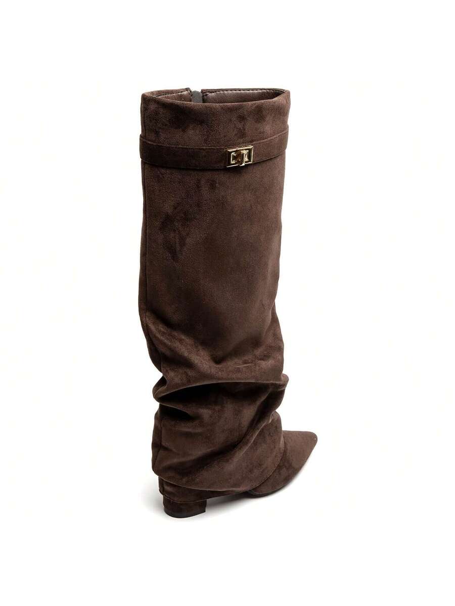 Botas slouch femininas para looks de inverno, bico pontiagudo, salto baixo, elegantes.