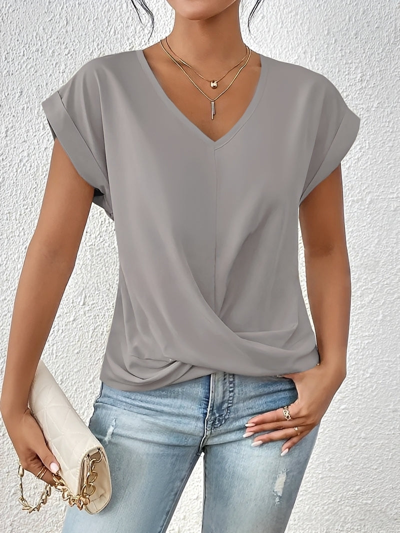 Roupa feminina super confortável, camiseta decote V, essencial para um estilo casual e relaxado.