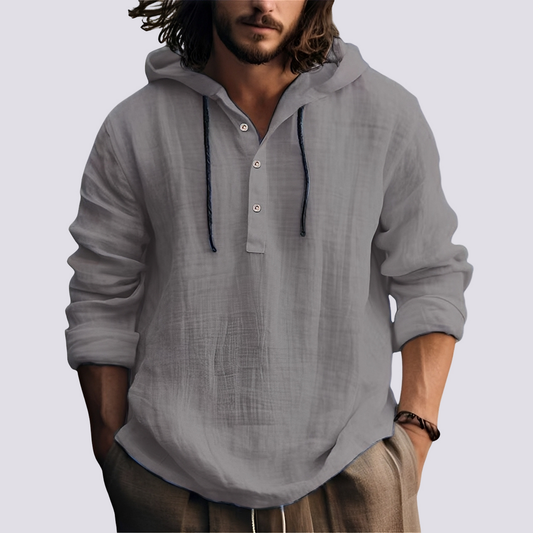 Detalhe do capuz e tecido macio do moletom masculino, priorizando conforto e estilo casual.