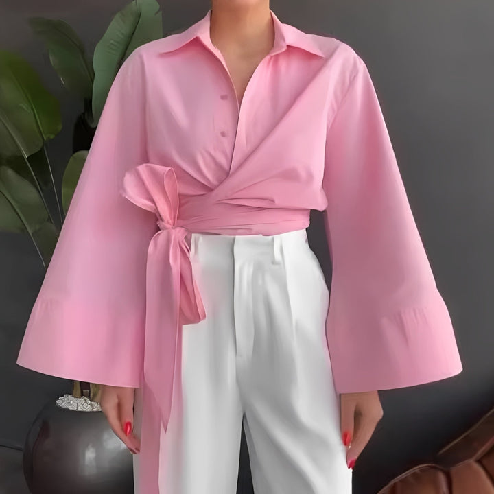 Blusa feminina casual para verão, com cinto que realça a cintura. Conforto e estilo.