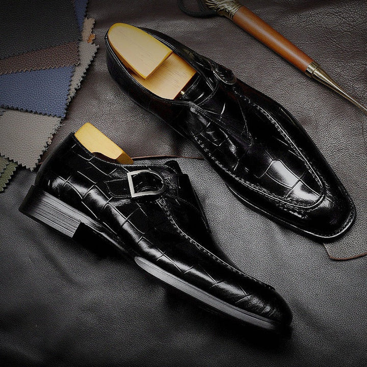 Sapatos homem: slipper masculino com design elegante, oferece máximo conforto para uso diário e eventos casuais.