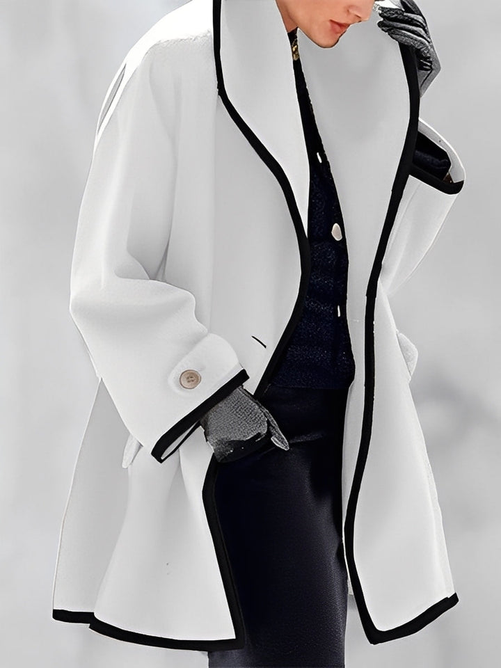 Casaco feminino aconchegante com capuz, moda e calor para os dias frios de inverno.